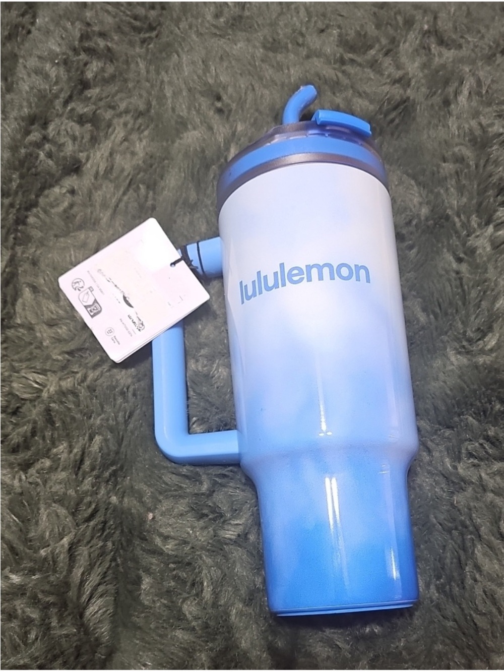 Lululemon Nwts Insulated Tumbler 40oz Ocen Wave (Has a little dent shown in pic)